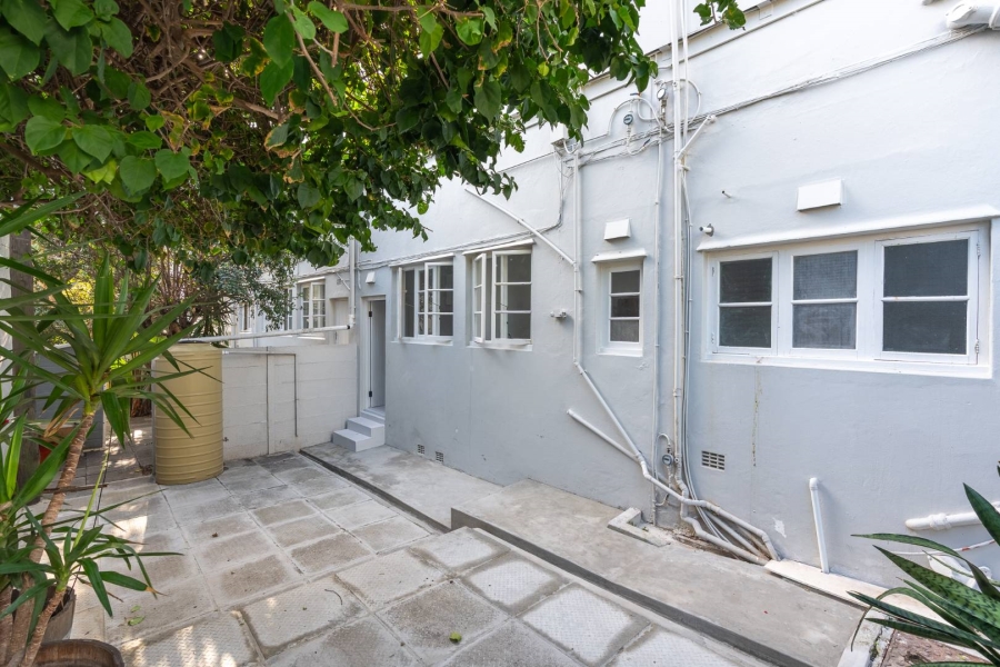 2 Bedroom Property for Sale in Sea Point Western Cape